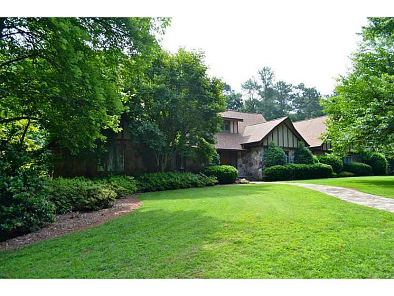 2289 Mountain West Tr., Stone Mountain, GA 30087
