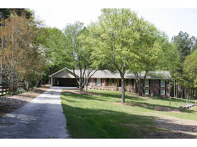 4944 Donald Dr., Loganville, GA 30052