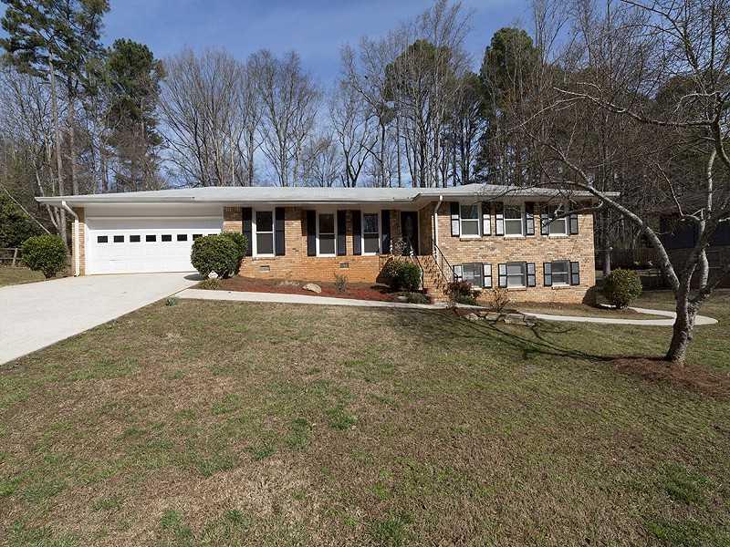 5607 Beechwood Dr., Stone Mountain, GA 30087