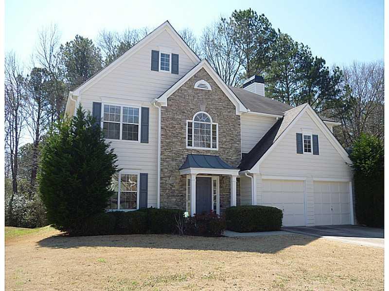 1055 Hidden Pond Ln., Roswell, GA 30075