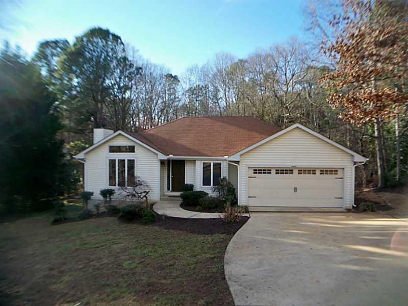 4434 Hidden Oaks Dr., Flowery Branch, GA 30542