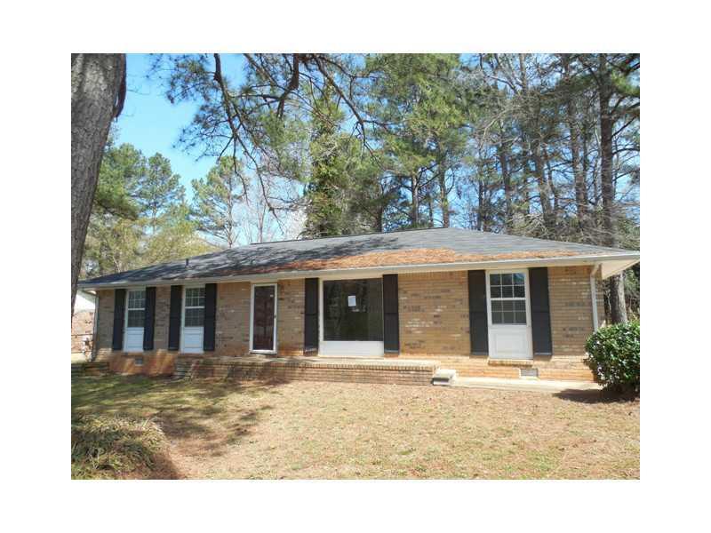 1418 Hatchcover Cir., Jonesboro, GA 30238