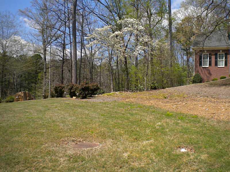 1250 Lake Crest Ter., Roswell, GA 30075