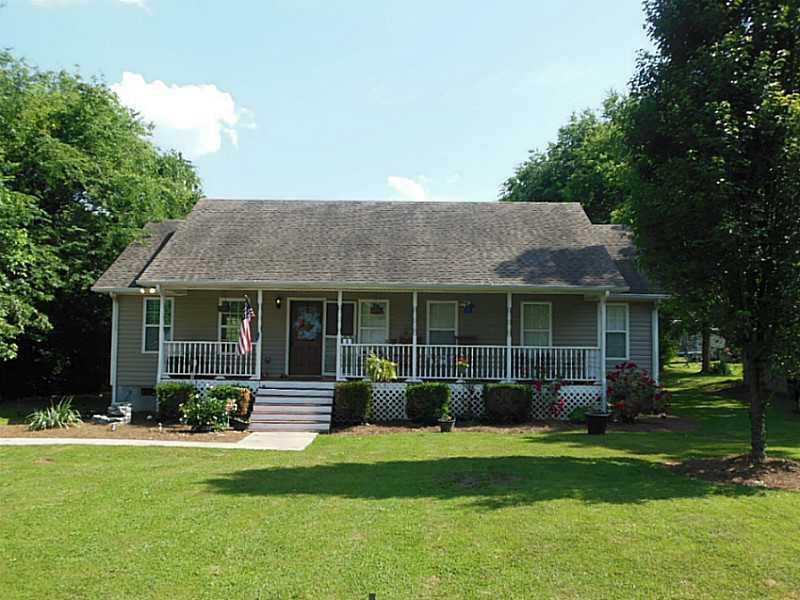 107 Hotel St., Adairsville, GA 30103