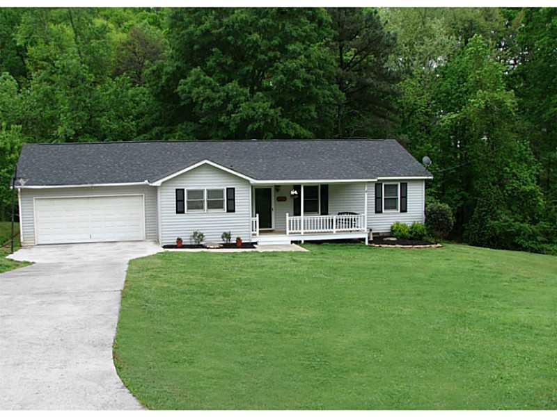 5887 Meadow View Ln., Flowery Branch, GA 30542