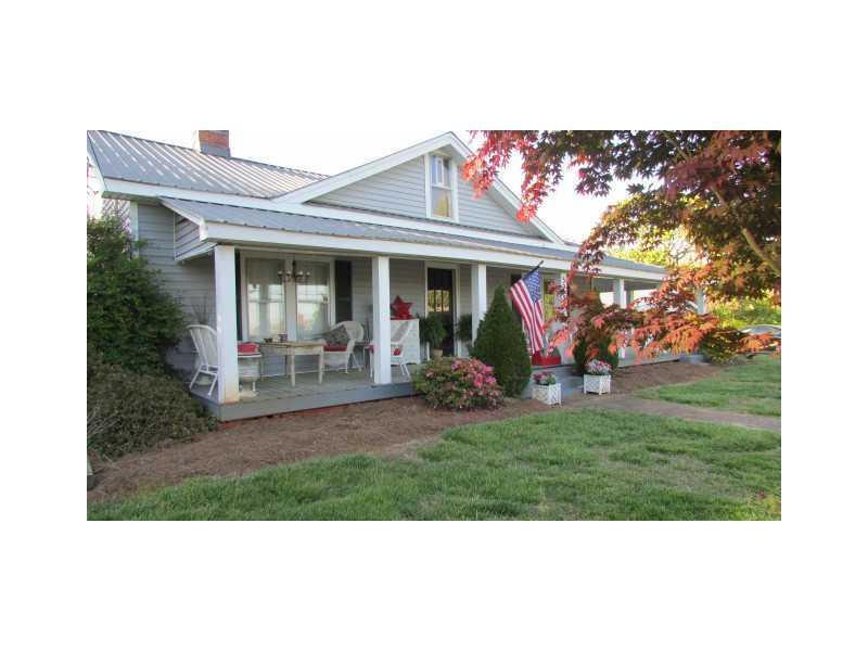 5266 Strickland Rd., Flowery Branch, GA 30542