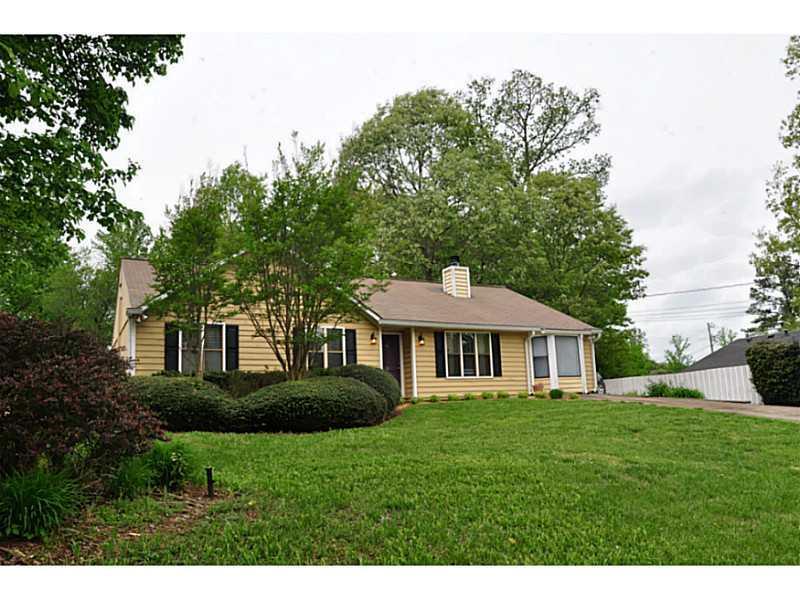 111 Sunnybrook Ln., Woodstock, GA 30188