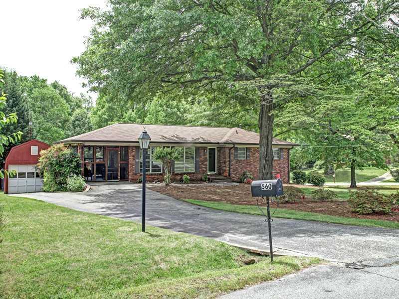 560 Tonawanda Dr., Marietta, GA 30066