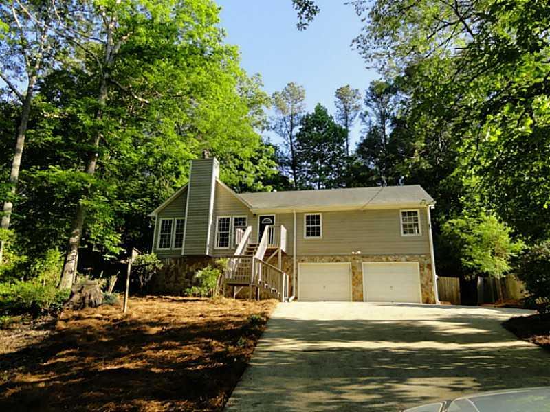 164 Paces Lakes Dr., Dallas, GA 30157