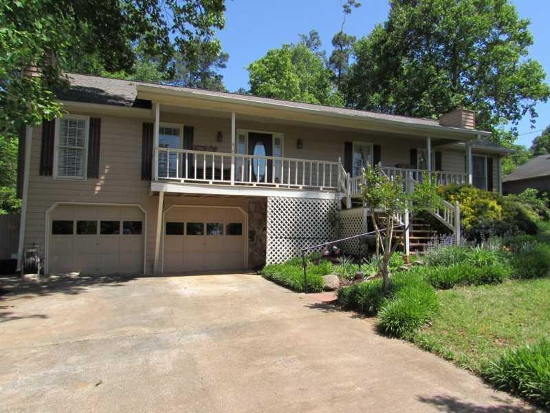 420 Savannah Dr., Woodstock, GA 30188
