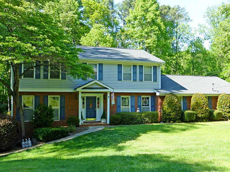 1915 Ridgefield Dr., Roswell, GA 30075