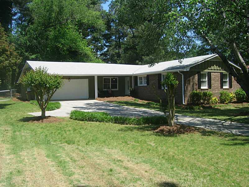 2109 Pinehurst Rd., Snellville, GA 30078