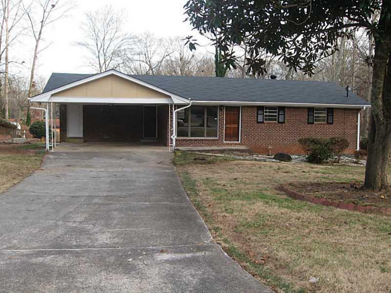 509 Stonewood Dr., Stone Mountain, GA 30087