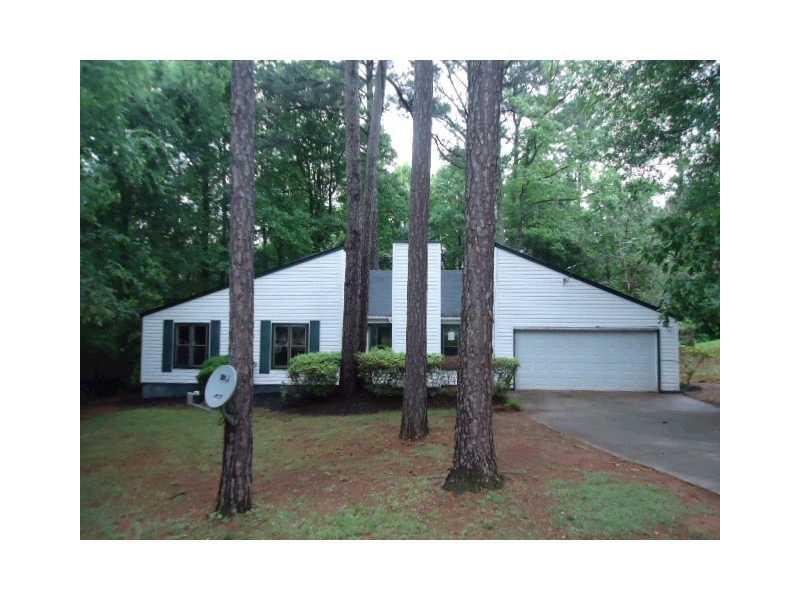 125 Apple Valley Dr., Woodstock, GA 30188