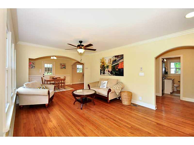 956 Shadowridge Dr., Atlanta, GA 30316