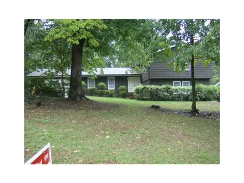 5451 Fieldgreen Dr., Stone Mountain, GA 30088