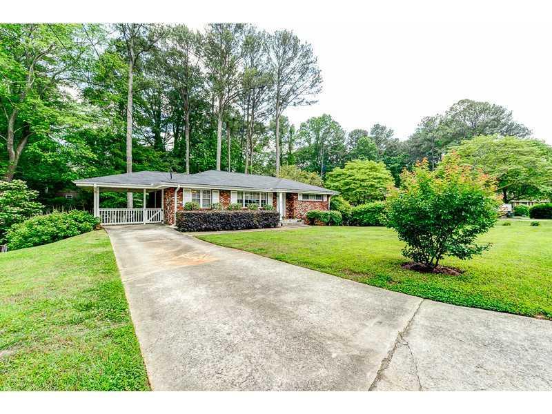 910 Lake Ct., Smyrna, GA 30082