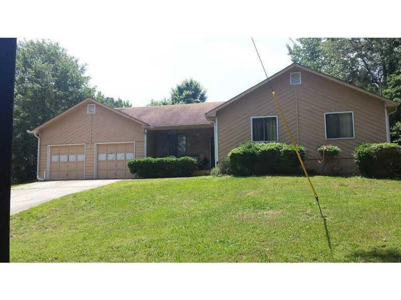 210 Woodhue Forest Ln., Atlanta, GA 30349