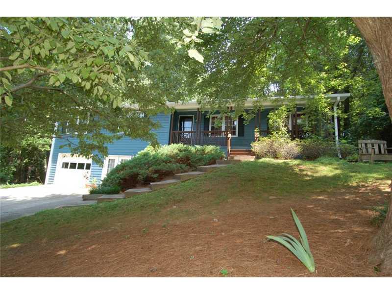 119 Creek Hollow Dr., Woodstock, GA 30188