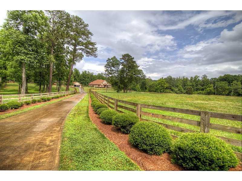 299 Bozeman Rd., White, GA 30184