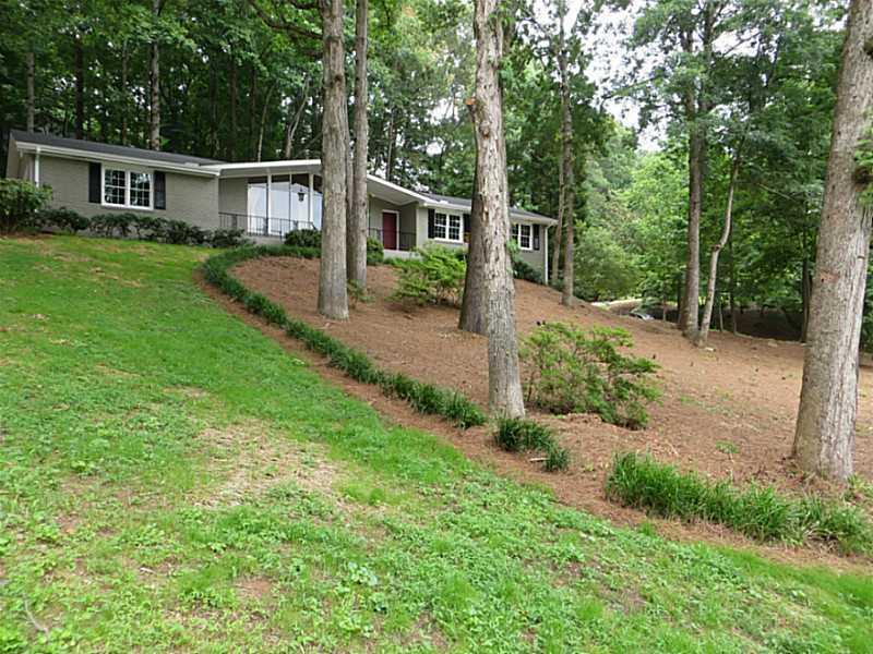 1045 Lake Charles Dr., Roswell, GA 30075