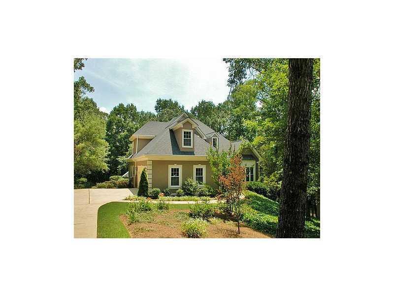6019 Bateau Dr., Flowery Branch, GA 30542