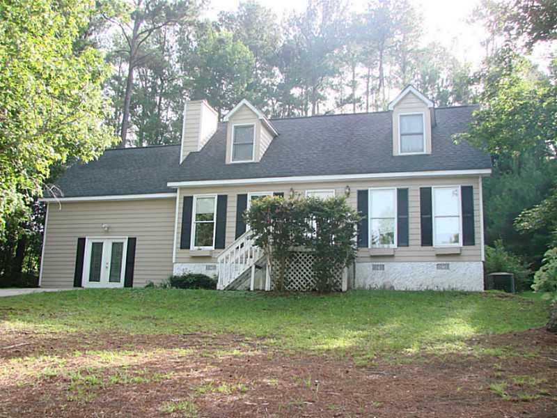 3035 Gum Creek Ln., Loganville, GA 30052