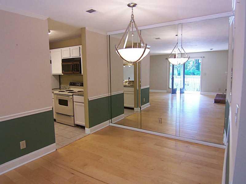 1511 Tuxworth Cir., Decatur, GA 30033