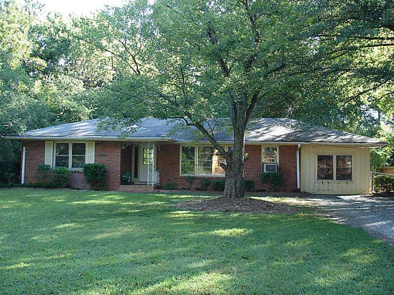 6721 Sunny Brook Ln., Atlanta, GA 30328