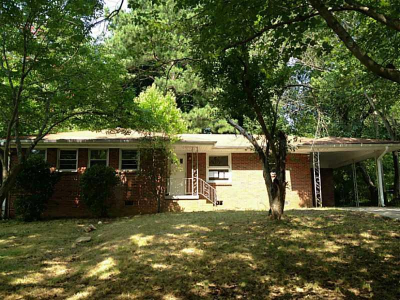 2039 Nichols Ln., Decatur, GA 30032
