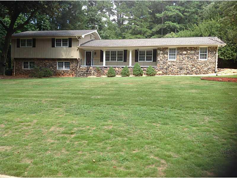 2253 Stratmor Dr., Stone Mountain, GA 30087