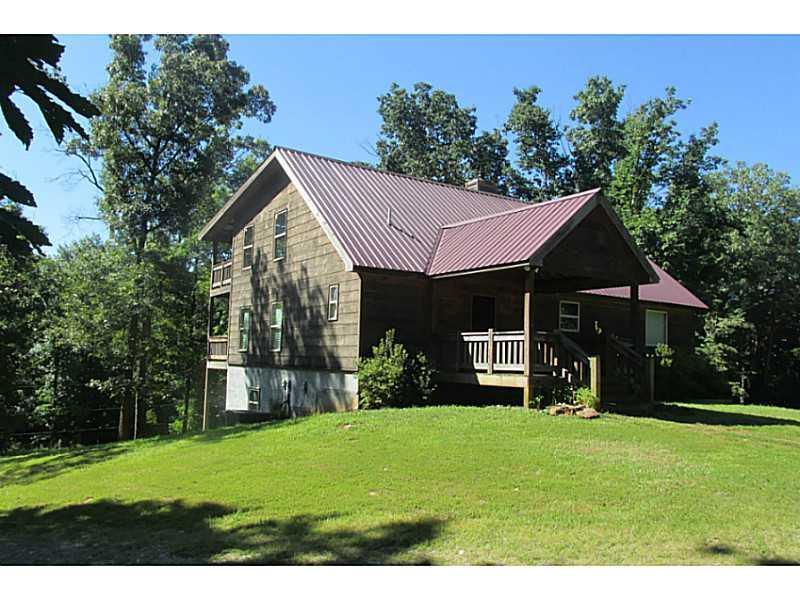 2230 Ravencliff Rd., Talking Rock, GA 30175