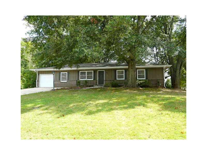 112 Woodglen Dr., Woodstock, GA 30188