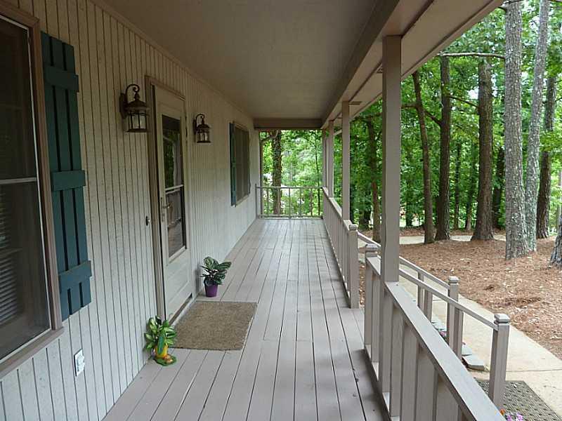 407 Sweetgum Dr., Woodstock, GA 30188