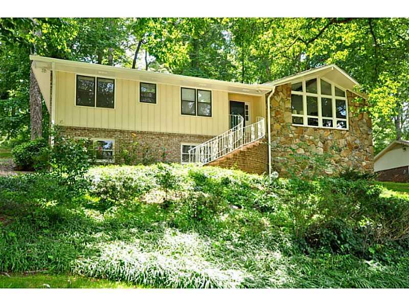 5716 Dekalb Ln., Norcross, GA 30093