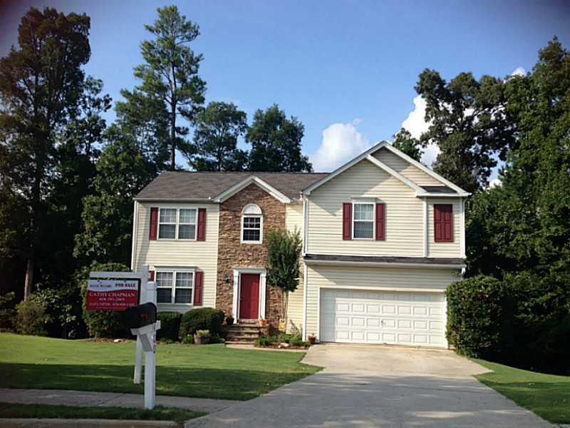 400 Crested View Dr., Loganville, GA 30052