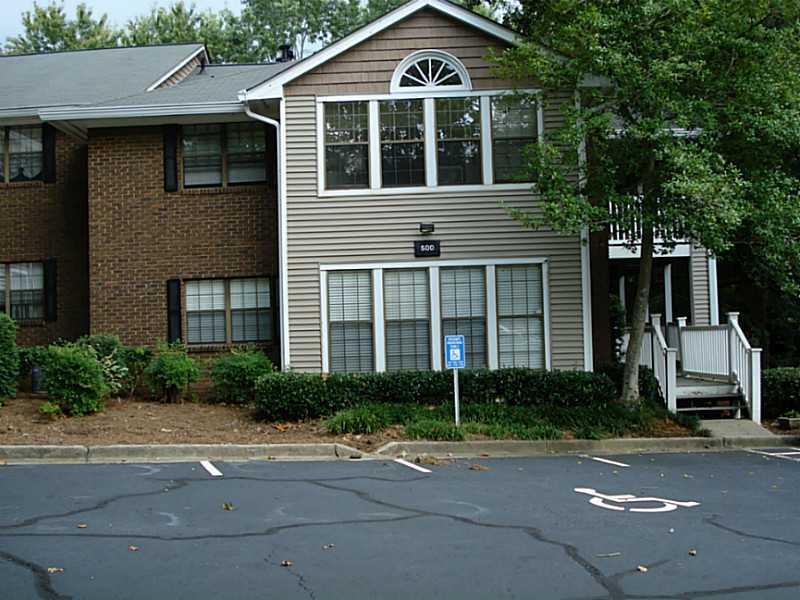 518 Barrington Hills Dr., Sandy Springs, GA 30350