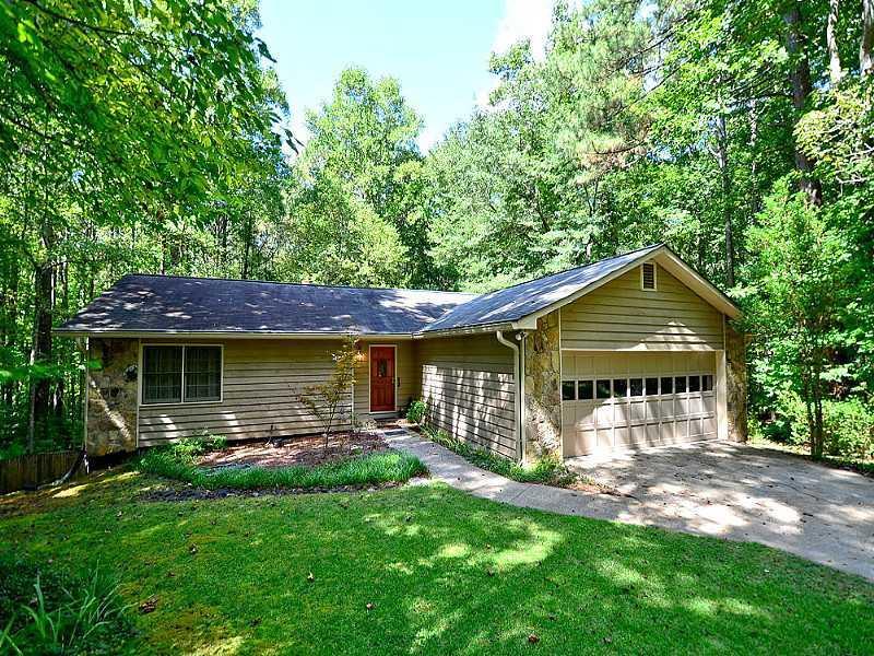 116 Junaluska Dr., Woodstock, GA 30188
