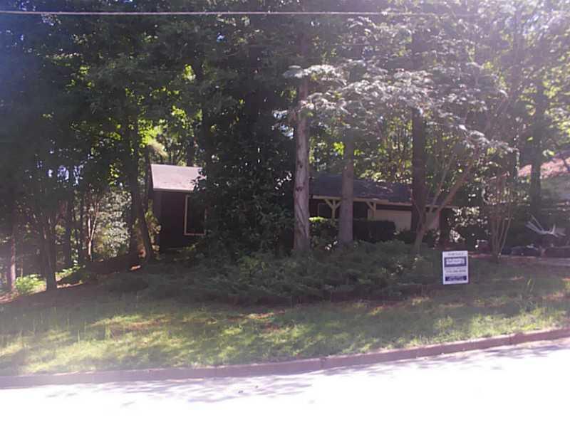 1009 Chisholm Way, Lilburn, GA 30047