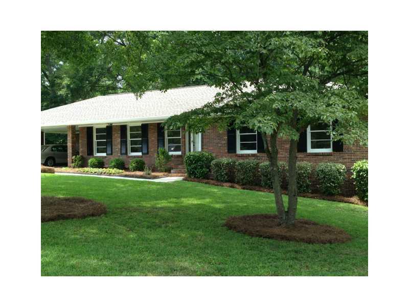 2037 Lake Sorrento Dr., Conyers, GA 30012