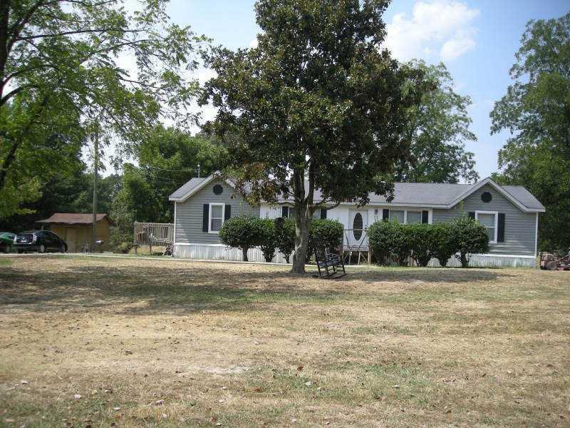 207 Pleasant Valley Rd., Adairsville, GA 30103