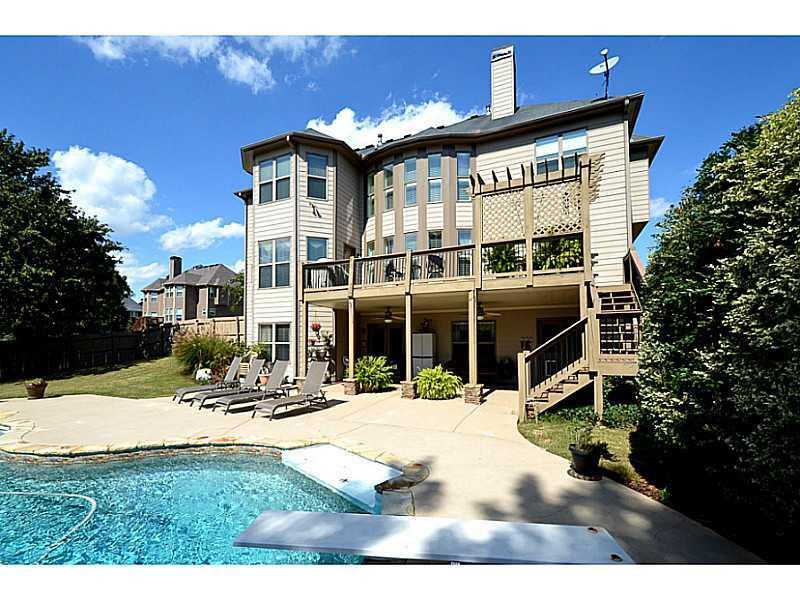 3923 Thompson Lake Dr., Buford, GA 30519