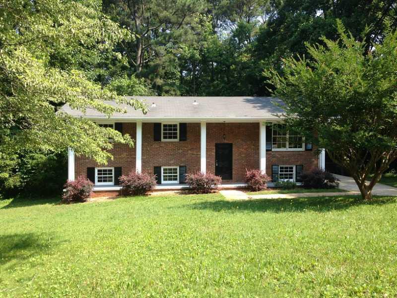 3982 Tipperary Tr., Tucker, GA 30084