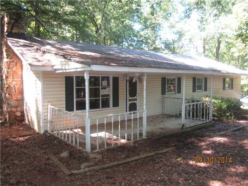 519 Red Oak Rd., Maysville, GA 30558