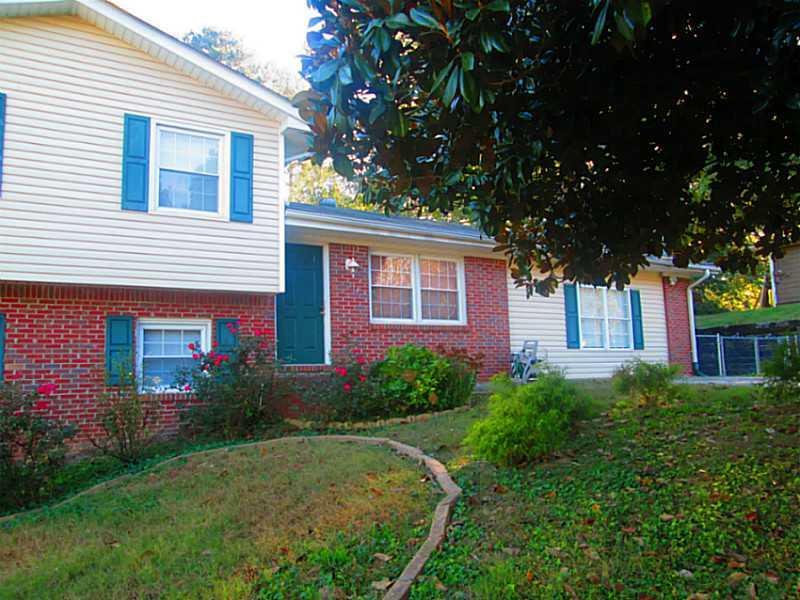 114 Woodglen Dr., Woodstock, GA 30188