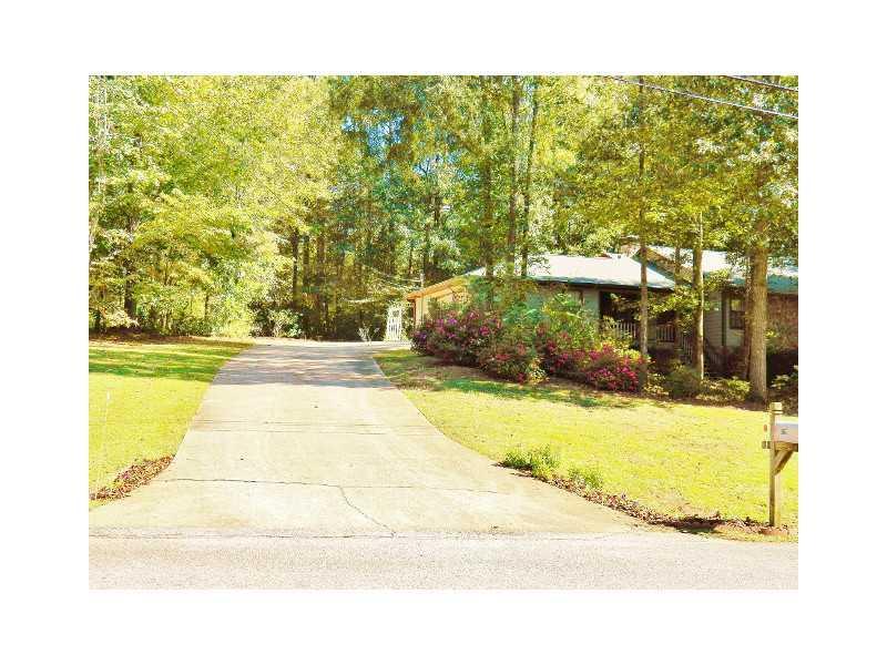 275 Oak Leaf Dr., Stockbridge, GA 30281