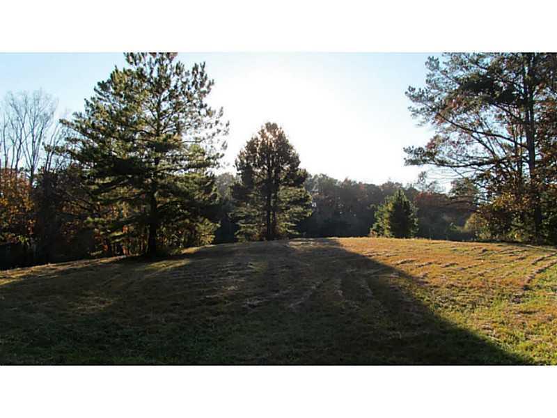 627 Hendon Rd., Woodstock, GA 30188