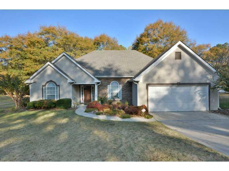 535 Briar Run Ct., Loganville, GA 30052
