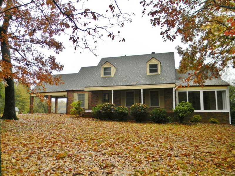 6385 Paradise Point Rd., Flowery Branch, GA 30542