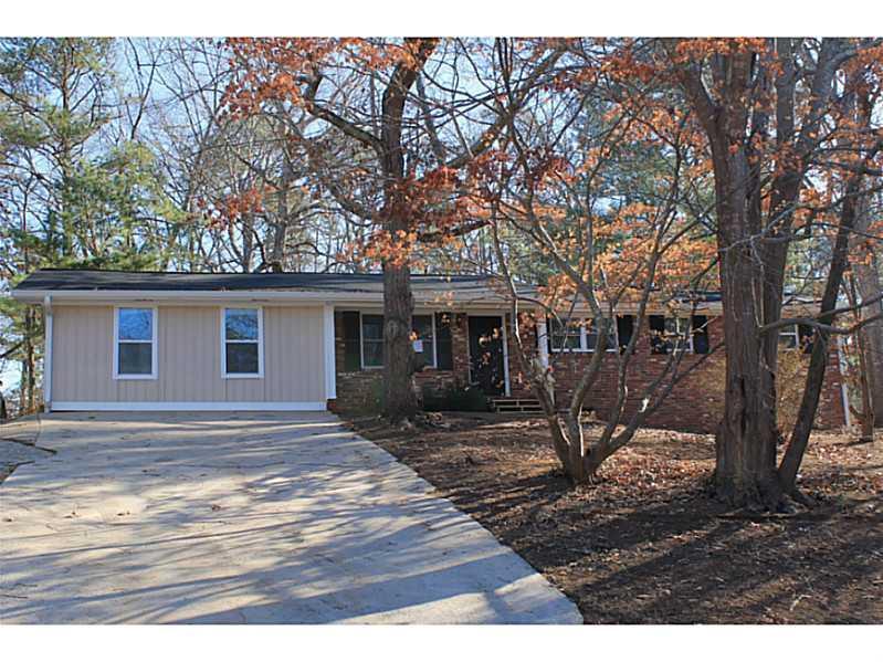 4176 King Edward Dr., Douglasville, GA 30135